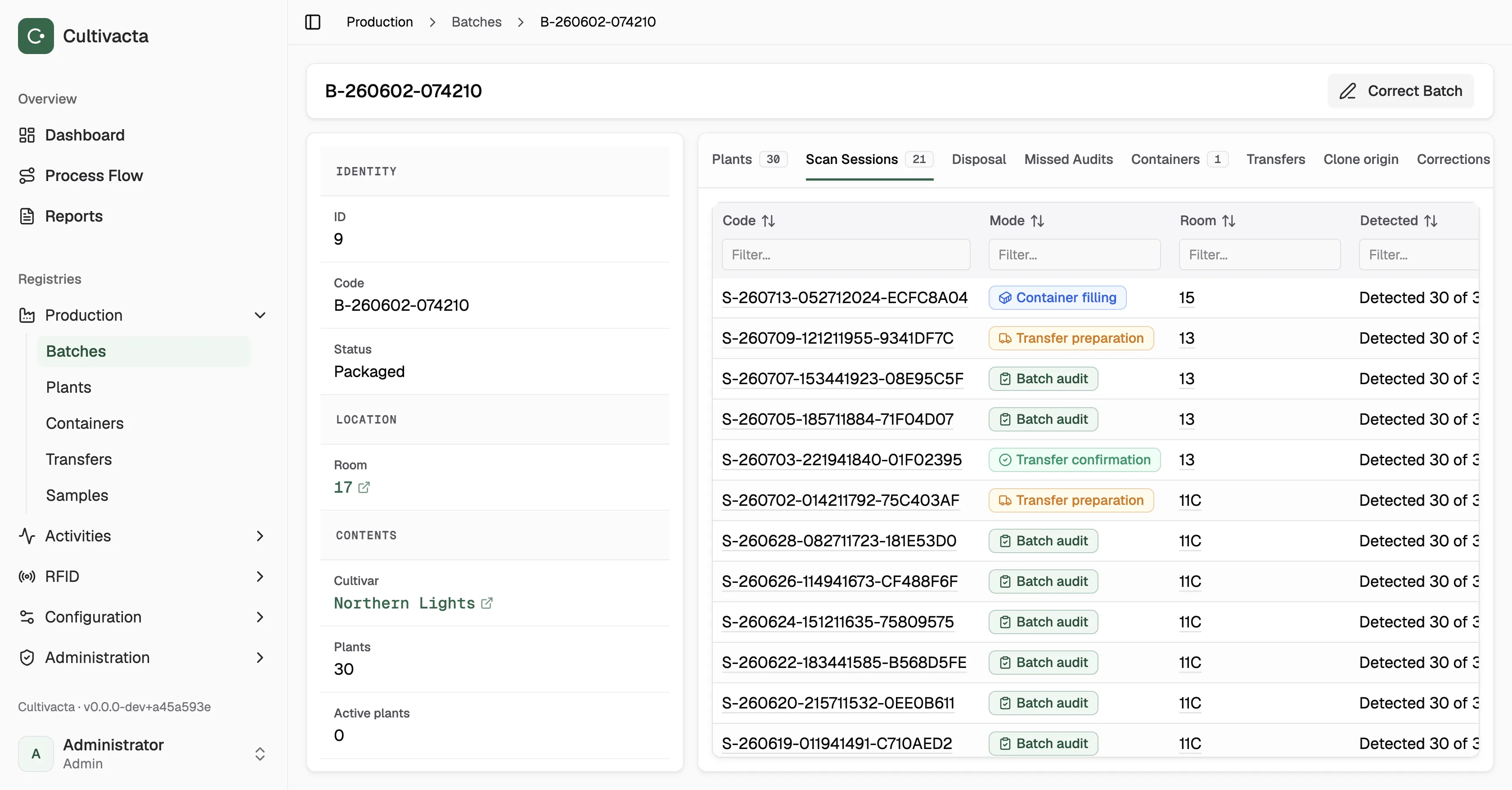 Cultivacta scan-session list with operation mode, room and detected plant result.